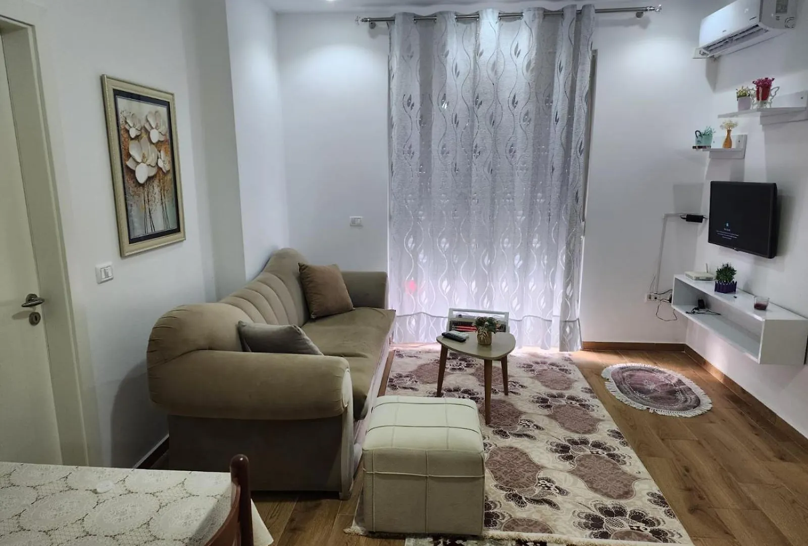 Properhome Saranda Apartment